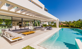 Lista para mudarse, villa moderna y de lujo en venta en Nueva Andalucía, Marbella 39896 