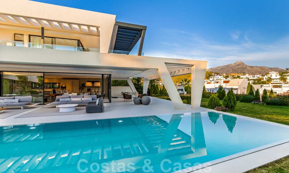 Lista para mudarse, villa moderna y de lujo en venta en Nueva Andalucía, Marbella 39901