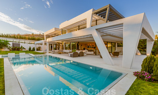 Lista para mudarse, villa moderna y de lujo en venta en Nueva Andalucía, Marbella 39902 