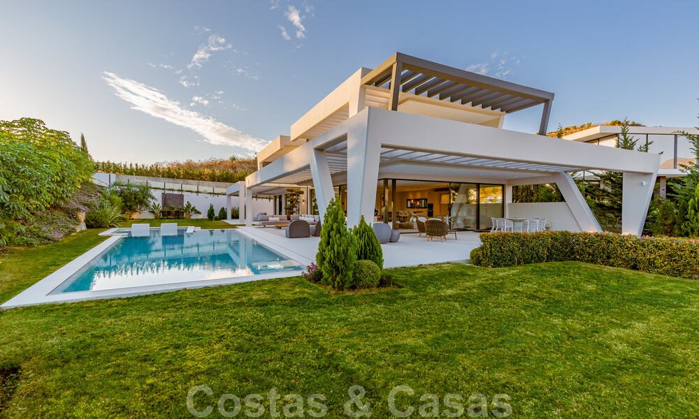 Lista para mudarse, villa moderna y de lujo en venta en Nueva Andalucía, Marbella 39903