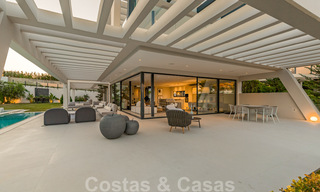 Lista para mudarse, villa moderna y de lujo en venta en Nueva Andalucía, Marbella 39905 