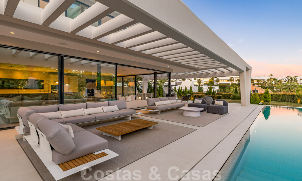Lista para mudarse, villa moderna y de lujo en venta en Nueva Andalucía, Marbella 39908