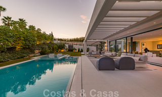 Lista para mudarse, villa moderna y de lujo en venta en Nueva Andalucía, Marbella 39910 