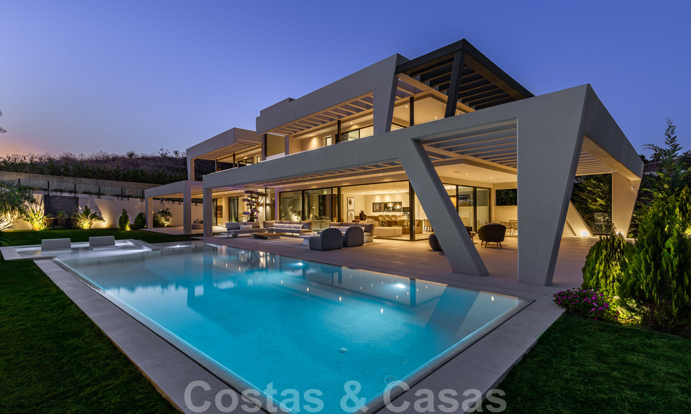 Lista para mudarse, villa moderna y de lujo en venta en Nueva Andalucía, Marbella 39918