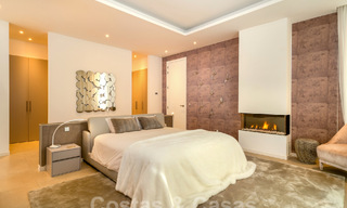 Amplia villa arquitectónica, en venta, con espectaculares vistas despejadas al mar, en una comunidad privada en Benahavis - Marbella 52183 