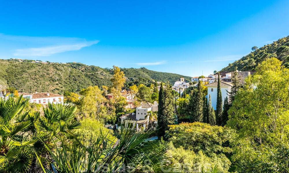Se vende propiedad rústica tradicional en una gran parcela de más de 17.000m² en las cercanías del pueblo de la exclusiva Benahavis 39955