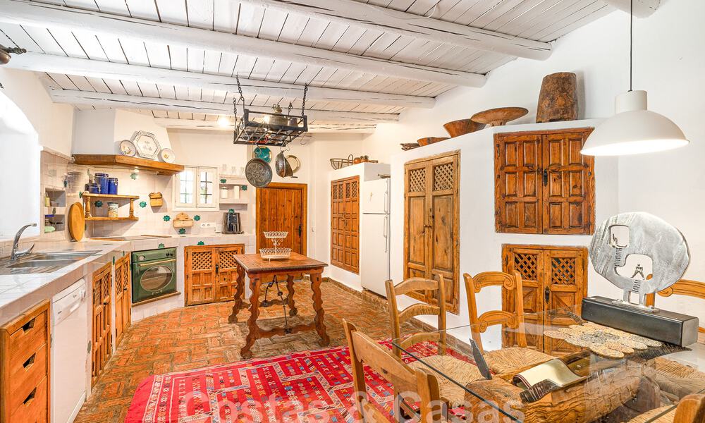 Se vende propiedad rústica tradicional en una gran parcela de más de 17.000m² en las cercanías del pueblo de la exclusiva Benahavis 55770