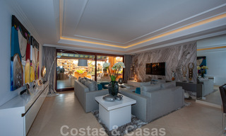 Amplio y lujoso apartamento en venta con vistas al mar, en un complejo en primera línea de playa en la Nueva Milla de Oro entre Marbella y Estepona 40001 