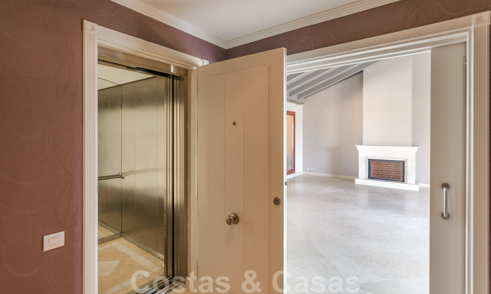 Los Granados del Mar: Exclusivos apartamentos y áticos en primera línea de playa, en venta, en la Nueva Milla de Oro entre Marbella y Estepona 40042