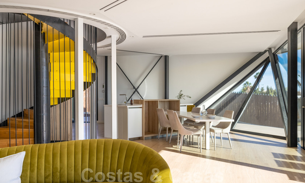 Exclusiva villa giratoria de última generación en venta en la Nueva Milla de Oro entre Marbella y Estepona 40201