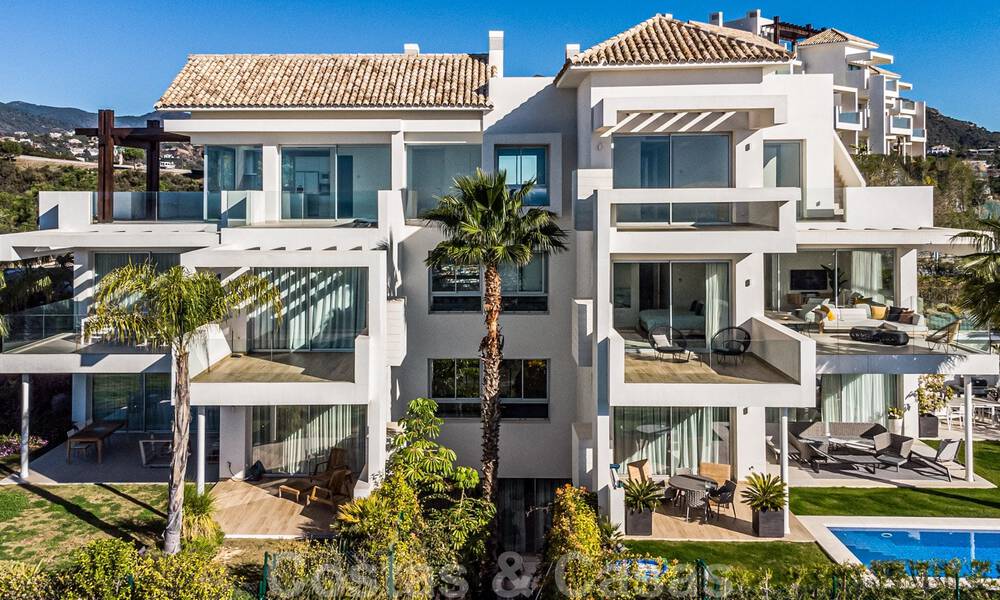 Listos para entrar a vivir, modernos - Apartamentos de lujo andaluces en venta con vistas al mar en Benahavis - Marbella 40241
