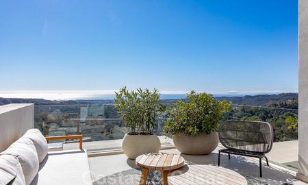 Listos para entrar a vivir, modernos - Apartamentos de lujo andaluces en venta con vistas al mar en Benahavis - Marbella 40243