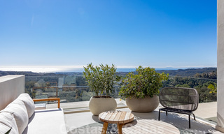 Listos para entrar a vivir, modernos - Apartamentos de lujo andaluces en venta con vistas al mar en Benahavis - Marbella 40243 