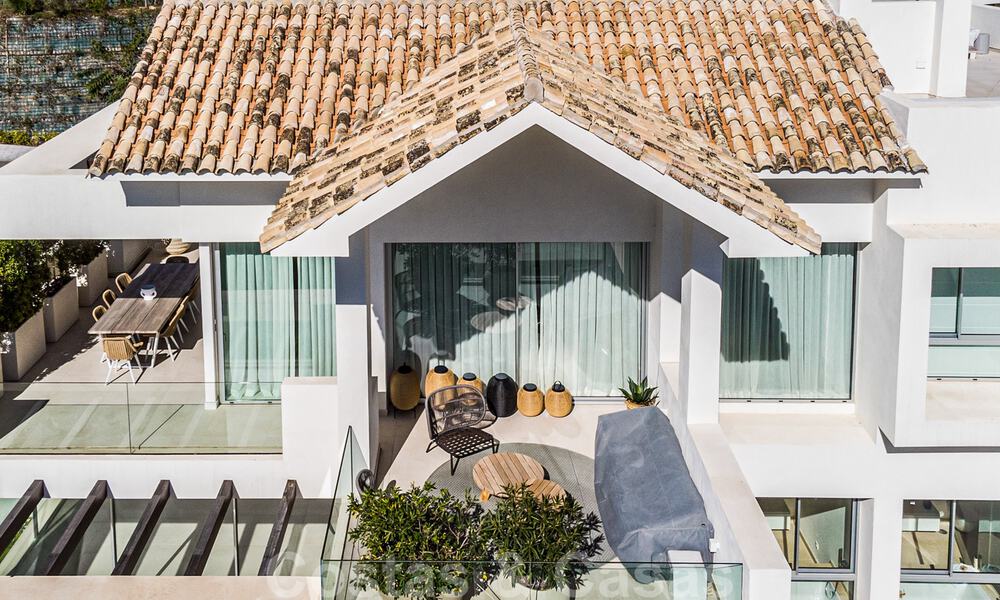 Listos para entrar a vivir, modernos - Apartamentos de lujo andaluces en venta con vistas al mar en Benahavis - Marbella 40246