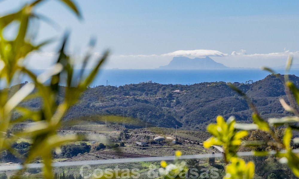 Listos para entrar a vivir, modernos - Apartamentos de lujo andaluces en venta con vistas al mar en Benahavis - Marbella 40248