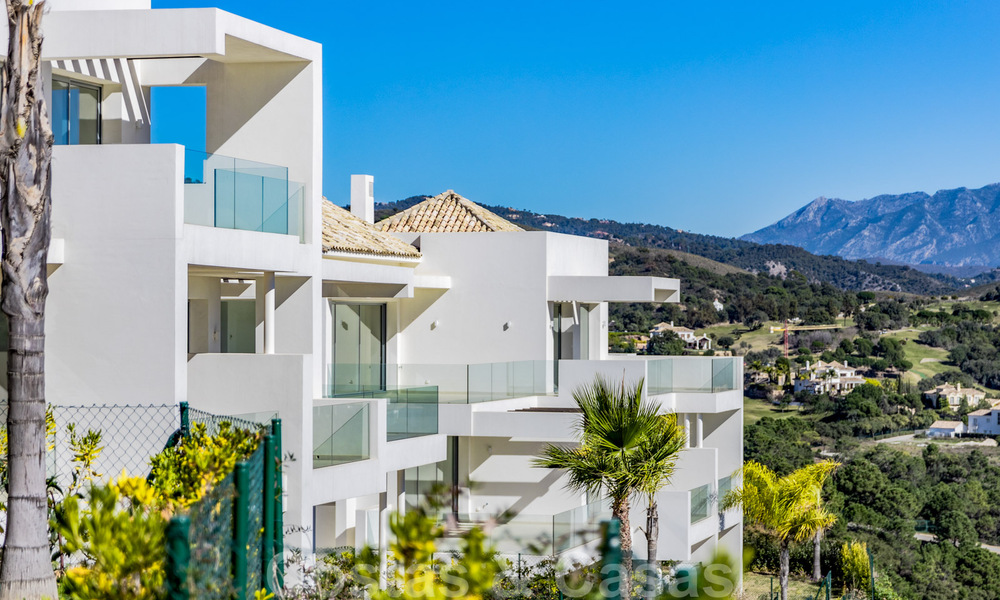 Listos para entrar a vivir, modernos - Apartamentos de lujo andaluces en venta con vistas al mar en Benahavis - Marbella 40251