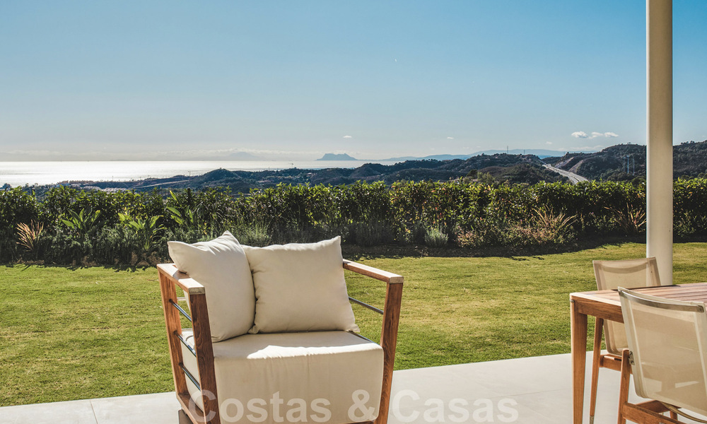 Listos para entrar a vivir, modernos - Apartamentos de lujo andaluces en venta con vistas al mar en Benahavis - Marbella 40252