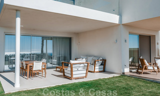 Listos para entrar a vivir, modernos - Apartamentos de lujo andaluces en venta con vistas al mar en Benahavis - Marbella 40253 