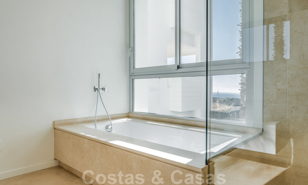 Listos para entrar a vivir, modernos - Apartamentos de lujo andaluces en venta con vistas al mar en Benahavis - Marbella 40262