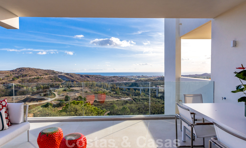 Listos para entrar a vivir, modernos - Apartamentos de lujo andaluces en venta con vistas al mar en Benahavis - Marbella 40270