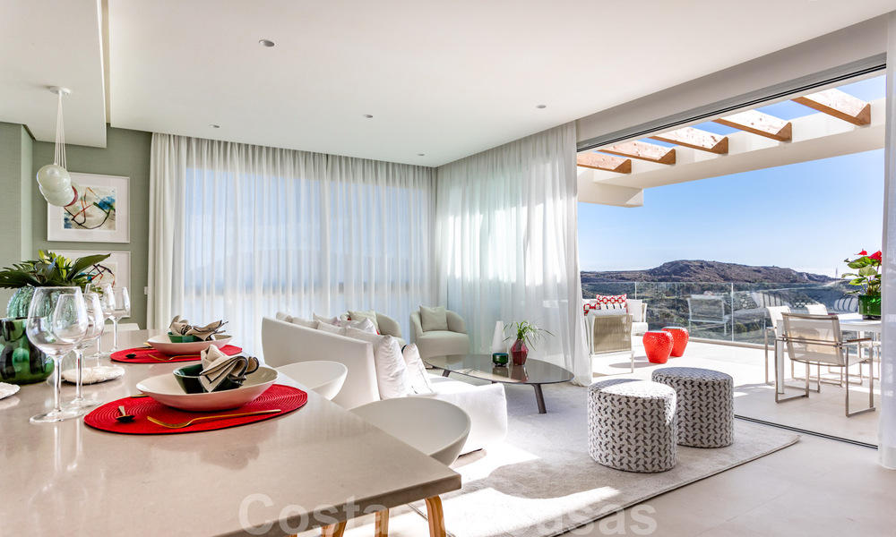 Listos para entrar a vivir, modernos - Apartamentos de lujo andaluces en venta con vistas al mar en Benahavis - Marbella 40271