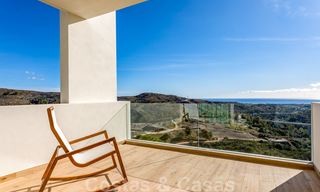 Listos para entrar a vivir, modernos - Apartamentos de lujo andaluces en venta con vistas al mar en Benahavis - Marbella 40277 