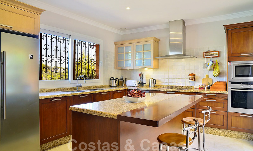 Villa de lujo tradicional y mediterránea en el valle del golf de Nueva Andalucía - Marbella 40289