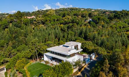 Villa de lujo super moderna y arquitectónica en venta en una exclusiva urbanización de Marbella - Benahavis 40376