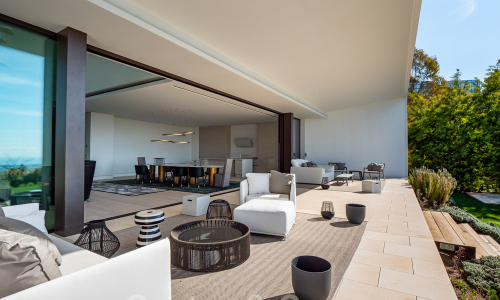 Villa de lujo super moderna y arquitectónica en venta en una exclusiva urbanización de Marbella - Benahavis 40390