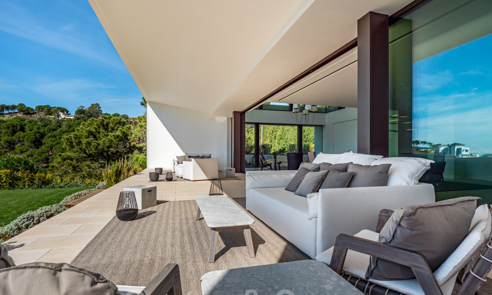 Villa de lujo super moderna y arquitectónica en venta en una exclusiva urbanización de Marbella - Benahavis 40393