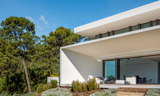 Villa de lujo super moderna y arquitectónica en venta en una exclusiva urbanización de Marbella - Benahavis 40395 