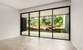 Villa de lujo super moderna y arquitectónica en venta en una exclusiva urbanización de Marbella - Benahavis 40411 