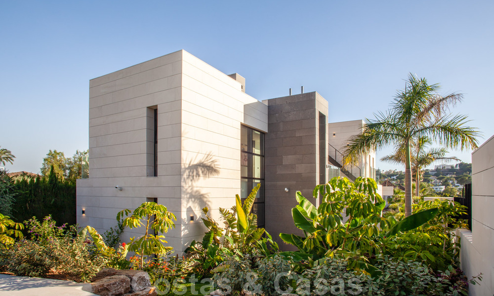 Especial, villa arquitectónica en venta en una comunidad privada en Nueva Andalucía, Marbella 40456
