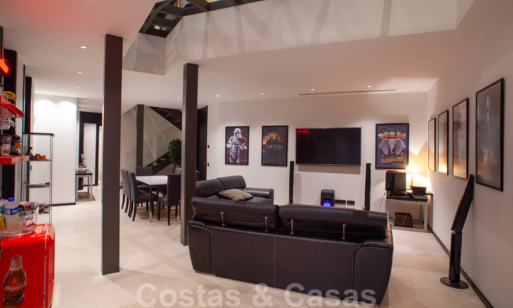 Especial, villa arquitectónica en venta en una comunidad privada en Nueva Andalucía, Marbella 40481