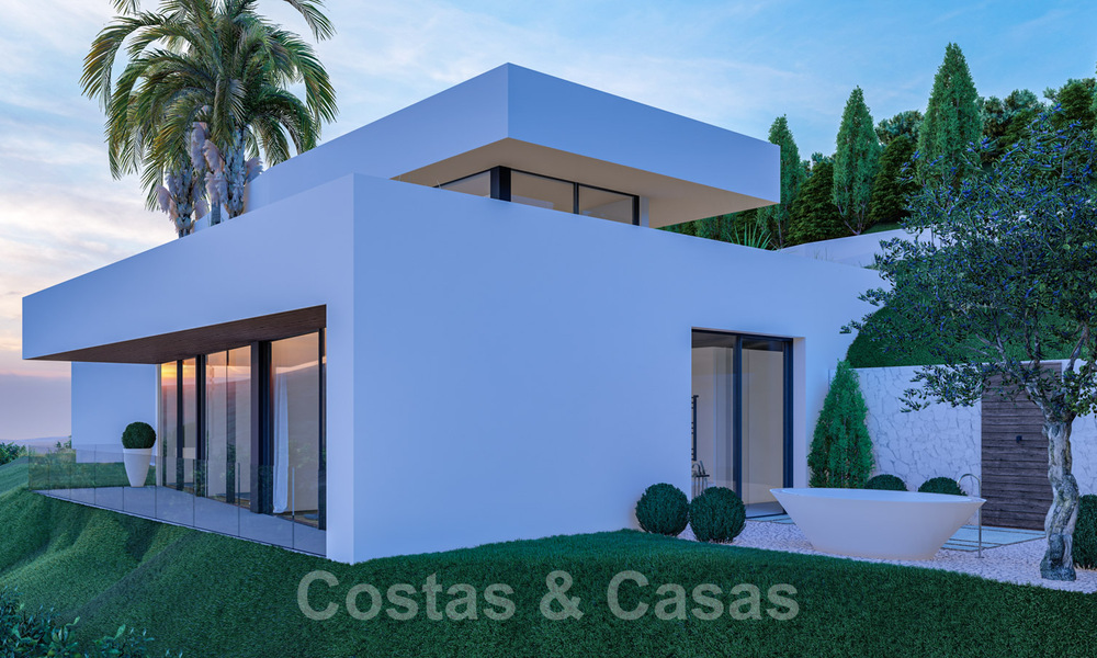 Villa contemporánea y moderna en venta, ubicada en un entorno natural, con impresionantes vistas al valle y al mar, en un complejo cerrado en Benahavis - Marbella 40510