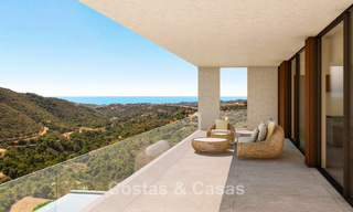 Villa contemporánea y moderna en venta, ubicada en un entorno natural, con impresionantes vistas al valle y al mar, en un complejo cerrado en Benahavis - Marbella 778064 