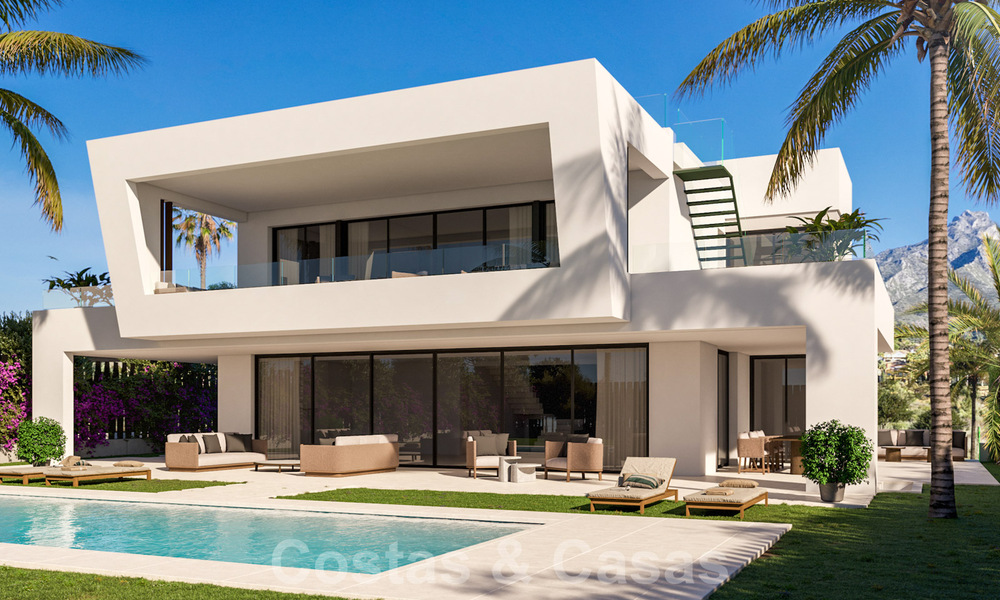 Lujosas villas de nueva construcción en venta, con vistas al mar, en una comunidad cerrada, a poca distancia de la playa, en la Milla de Oro de Marbella 41144