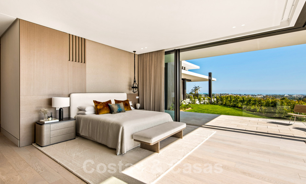 Amplia villa moderna en venta con espectaculares vistas al mar en una comunidad cerrada en Benahavis - Marbella 40687