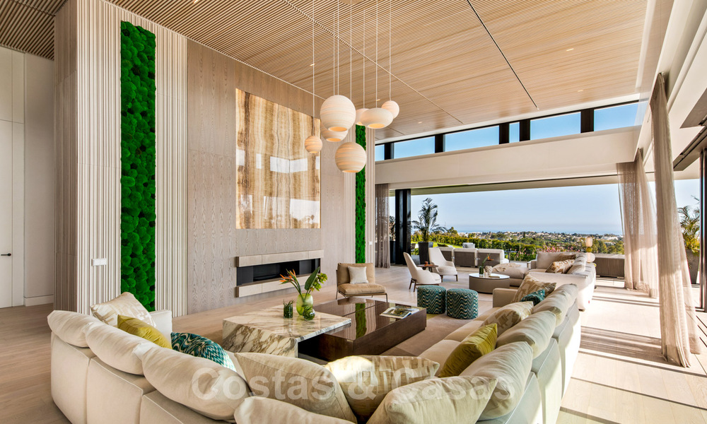 Amplia villa moderna en venta con espectaculares vistas al mar en una comunidad cerrada en Benahavis - Marbella 40702