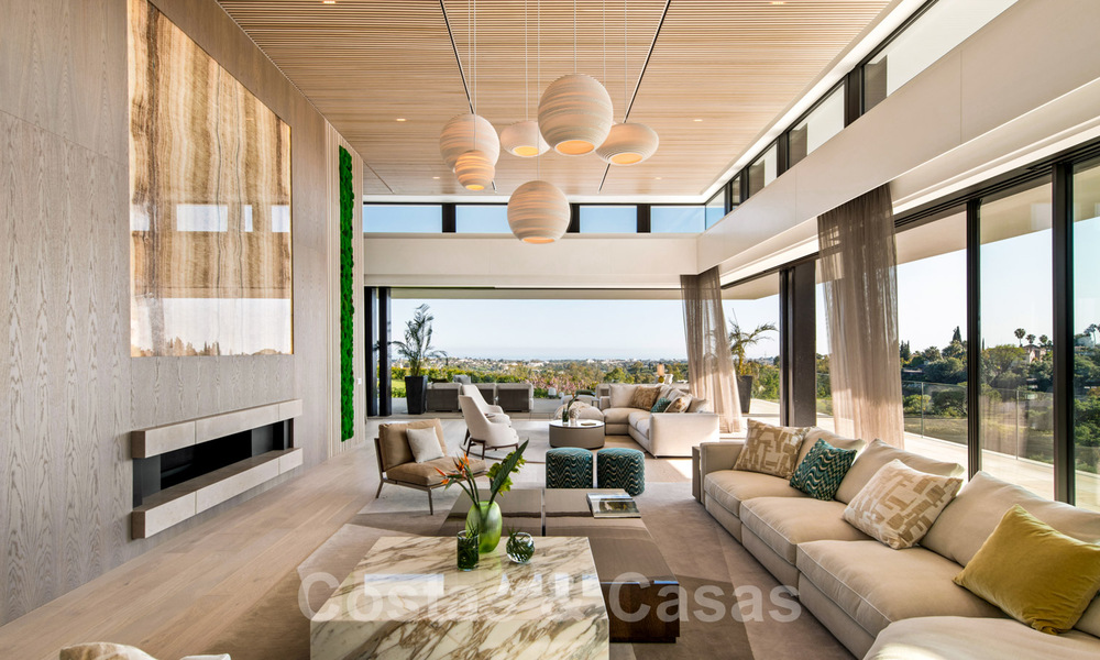 Amplia villa moderna en venta con espectaculares vistas al mar en una comunidad cerrada en Benahavis - Marbella 40703