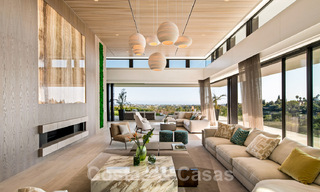 Amplia villa moderna en venta con espectaculares vistas al mar en una comunidad cerrada en Benahavis - Marbella 40703 