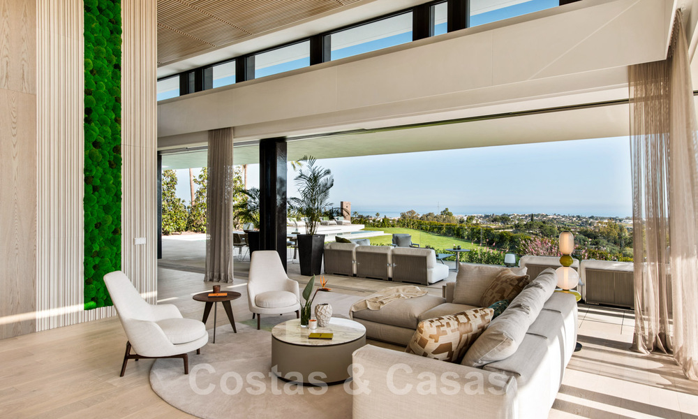 Amplia villa moderna en venta con espectaculares vistas al mar en una comunidad cerrada en Benahavis - Marbella 40706