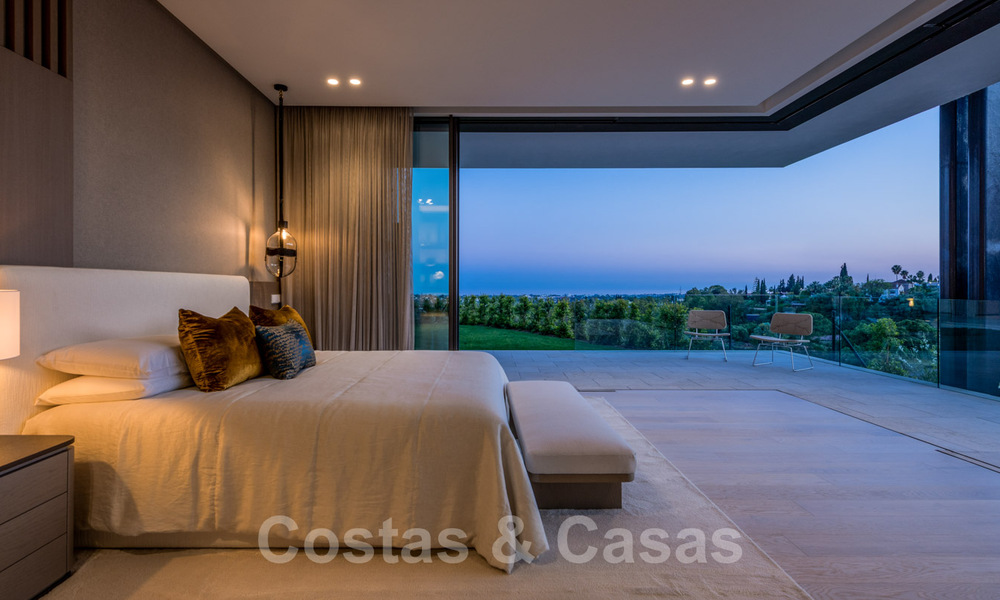 Amplia villa moderna en venta con espectaculares vistas al mar en una comunidad cerrada en Benahavis - Marbella 40757