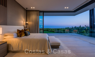 Amplia villa moderna en venta con espectaculares vistas al mar en una comunidad cerrada en Benahavis - Marbella 40757 
