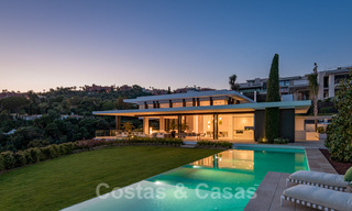 Amplia villa moderna en venta con espectaculares vistas al mar en una comunidad cerrada en Benahavis - Marbella 40772 