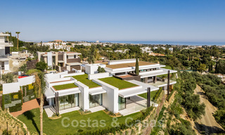 Amplia villa moderna en venta con espectaculares vistas al mar en una comunidad cerrada en Benahavis - Marbella 40781 