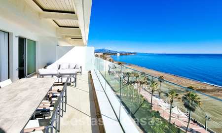 Lujosos áticos en venta, en un complejo nuevo, en primera línea de playa con impresionantes vistas al mar, en el centro de Estepona 40651