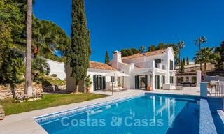 Magnífica villa tradicional andaluza en venta con vistas panorámicas al mar en Benahavis - Marbella 40784 