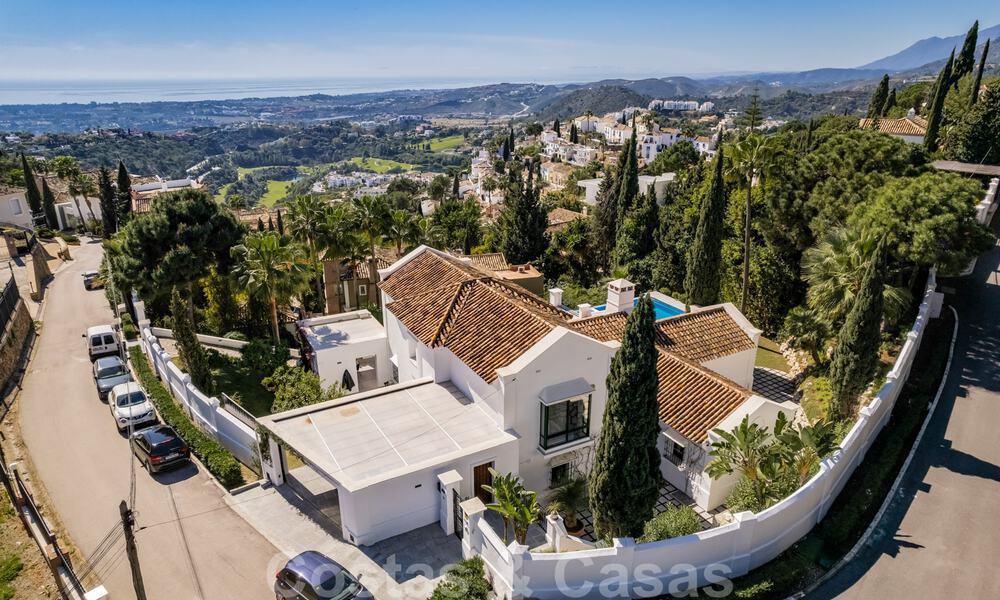 Magnífica villa tradicional andaluza en venta con vistas panorámicas al mar en Benahavis - Marbella 40792