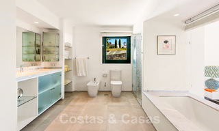 Magnífica villa tradicional andaluza en venta con vistas panorámicas al mar en Benahavis - Marbella 40793 